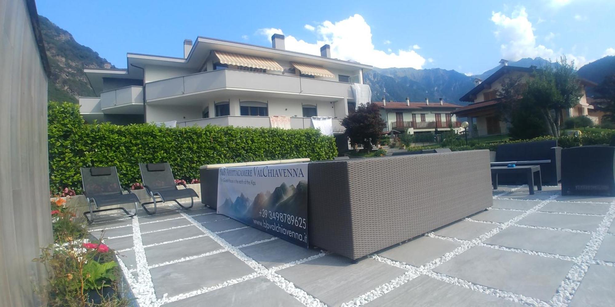 B&B Affittacamere Valchiavenna Foresteria Lombarda In Tranquilla Villa Signorile Con Comodo Parcheggio Privato - Guest House Valchiavenna In A Quiet Stately Villa With Convenient Private Parking Exterior foto