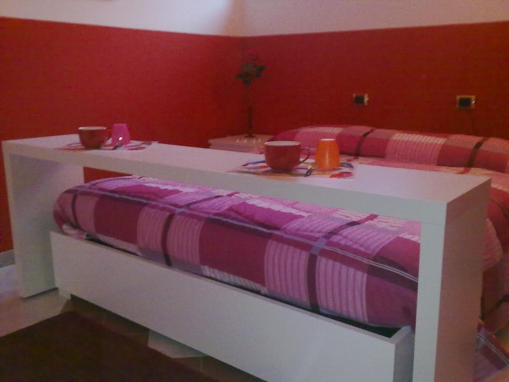 Affittacamere Valchiavenna - Foresteria Lombarda Con Parcheggio Privato Sul Posto! Apprezzata Gestione Familiare Dal 2012, Qualita-Prezzo Top! "Guest-House With Private Parking On Site! Appreciated Family Management Since 2012, Quality-Price Top!" Zimmer foto