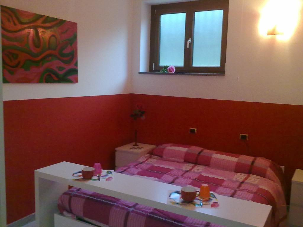 Affittacamere Valchiavenna - Foresteria Lombarda Con Parcheggio Privato Sul Posto! Apprezzata Gestione Familiare Dal 2012, Qualita-Prezzo Top! "Guest-House With Private Parking On Site! Appreciated Family Management Since 2012, Quality-Price Top!" Zimmer foto