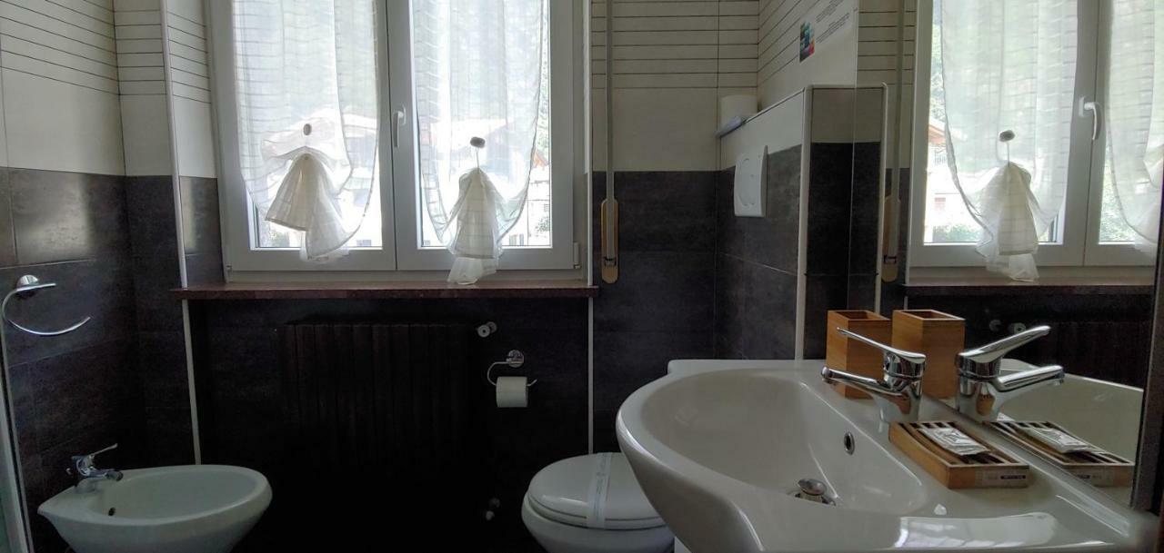 Affittacamere Valchiavenna - Foresteria Lombarda Con Parcheggio Privato Sul Posto! Apprezzata Gestione Familiare Dal 2012, Qualita-Prezzo Top! "Guest-House With Private Parking On Site! Appreciated Family Management Since 2012, Quality-Price Top!" Exterior foto